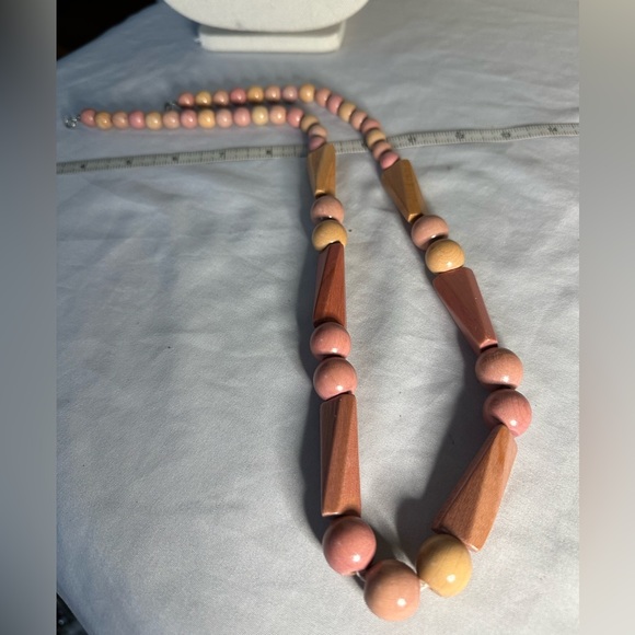 Vintage MCM peach blush wooden bead necklace - Picture 8 of 8